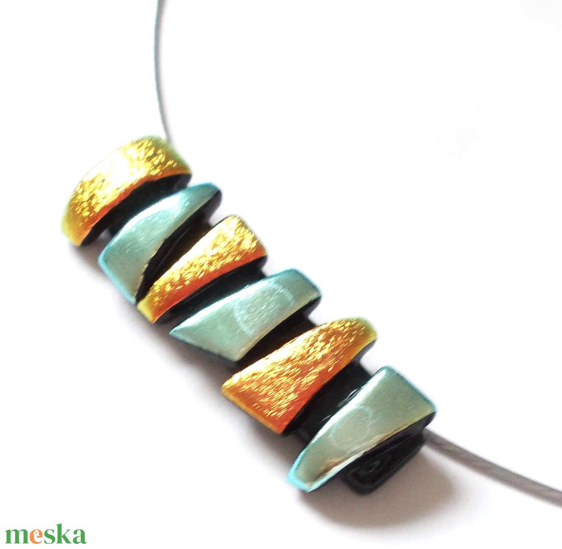 Szabálytalan dichroic mozaik nyaklánc, ballagásra, születésnapra, névnapra. - ékszer - nyaklánc - medálos nyaklánc - Meska.hu Szabálytalan dichroic mozaik nyaklánc, ballagásra, születésnapra, névnapra. - ékszer - nyaklánc - medálos nyaklánc - Meska.hu