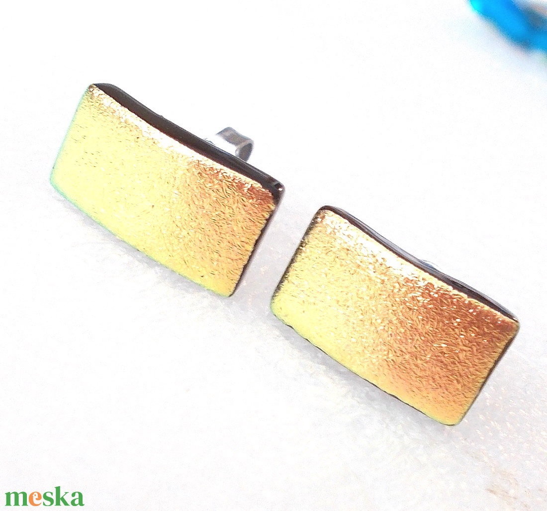 Szabálytalan dichroic mozaik nyaklánc, ballagásra, születésnapra, névnapra. - ékszer - nyaklánc - medálos nyaklánc - Meska.hu Szabálytalan dichroic mozaik nyaklánc, ballagásra, születésnapra, névnapra. - ékszer - nyaklánc - medálos nyaklánc - Meska.hu