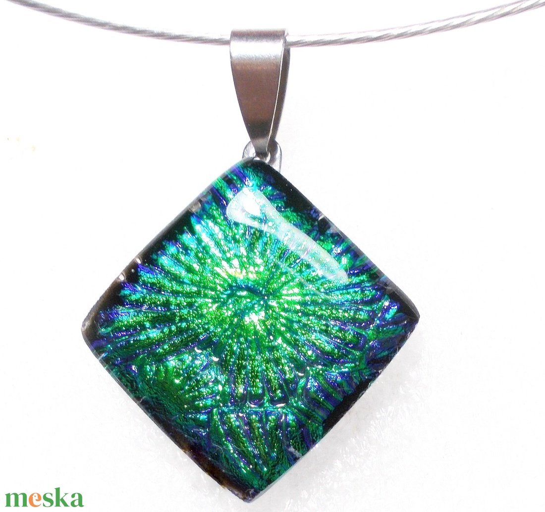 Smaragd csillagok, dichroic nyaklánc. - ékszer - nyaklánc - medálos nyaklánc - Meska.hu