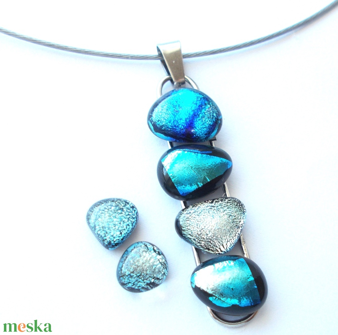 AKCIÓ! NEMESACÉL! Kék kavicsok dichroic ékszerszett. - ékszer - ékszerszett - Meska.hu AKCIÓ! NEMESACÉL! Kék kavicsok dichroic ékszerszett. - ékszer - ékszerszett - Meska.hu