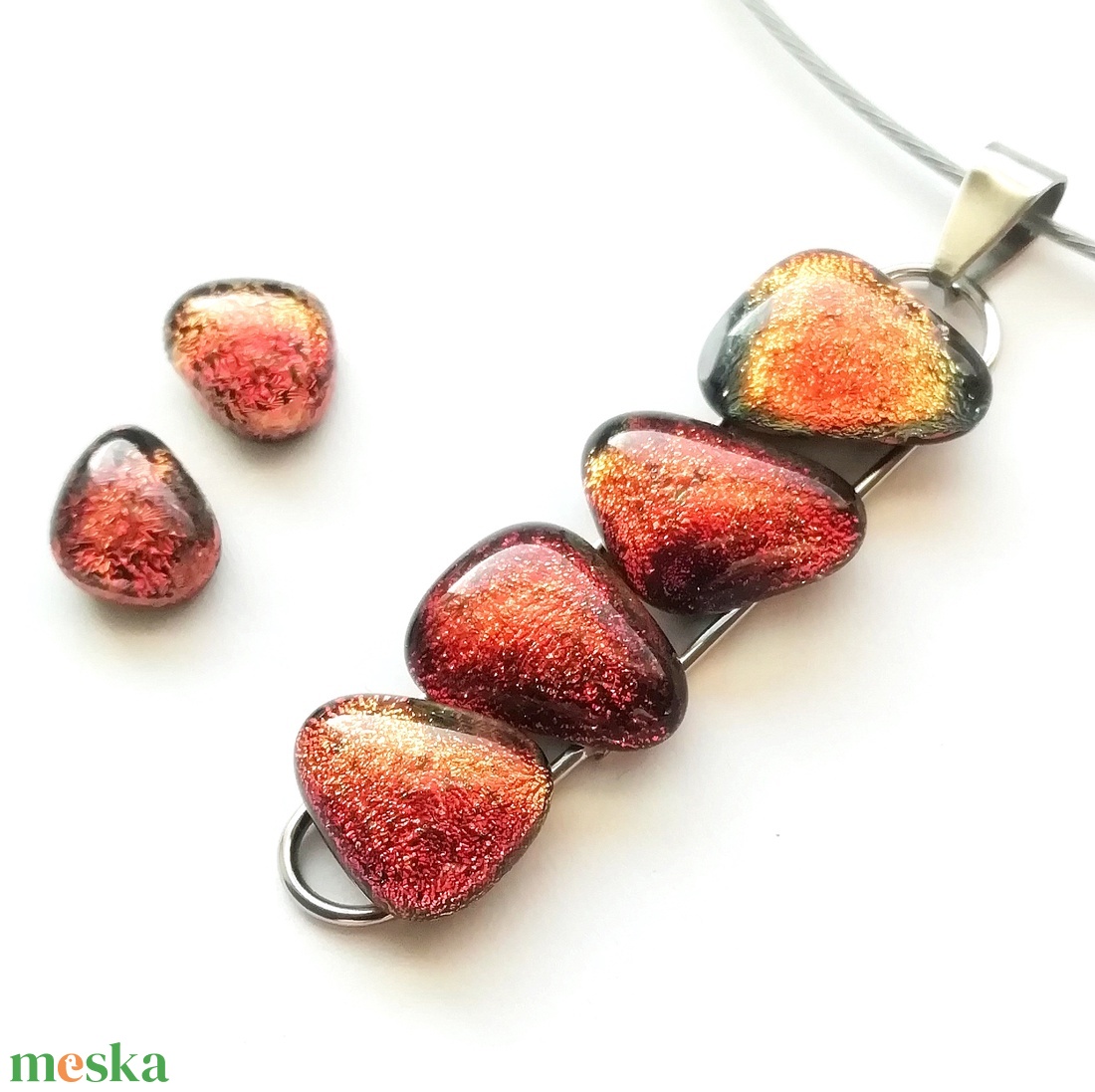 AKCIÓ! NEMESACÉL! Vörösen izzó kavicsok dichroic üvegékszer szett. - ékszer - ékszerszett - Meska.hu AKCIÓ! NEMESACÉL! Vörösen izzó kavicsok dichroic üvegékszer szett. - ékszer - ékszerszett - Meska.hu