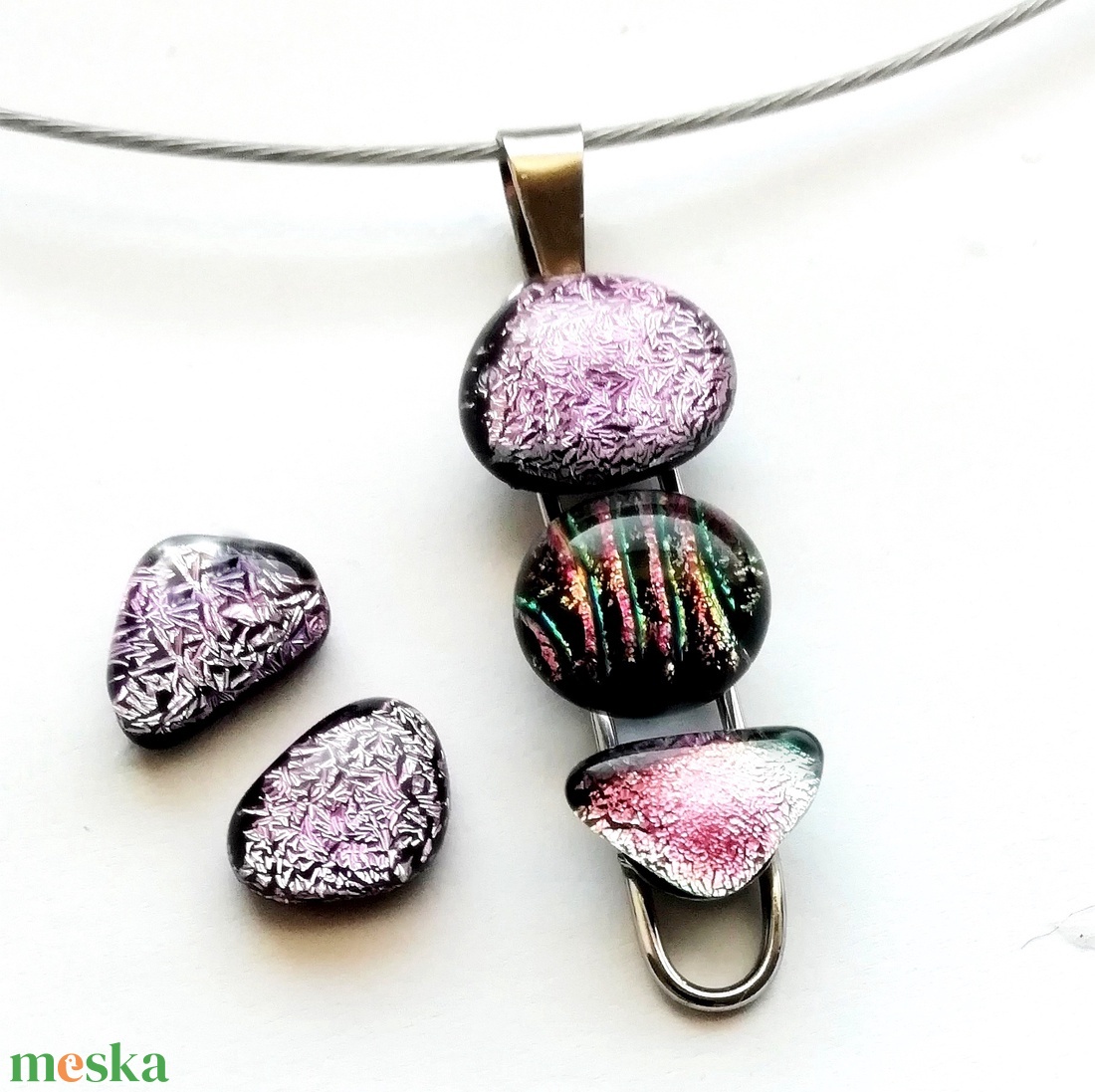 NEMESACÉL! Magnólia dichroic nyaklánc. - ékszer - ékszerszett - Meska.hu NEMESACÉL! Magnólia dichroic nyaklánc. - ékszer - ékszerszett - Meska.hu