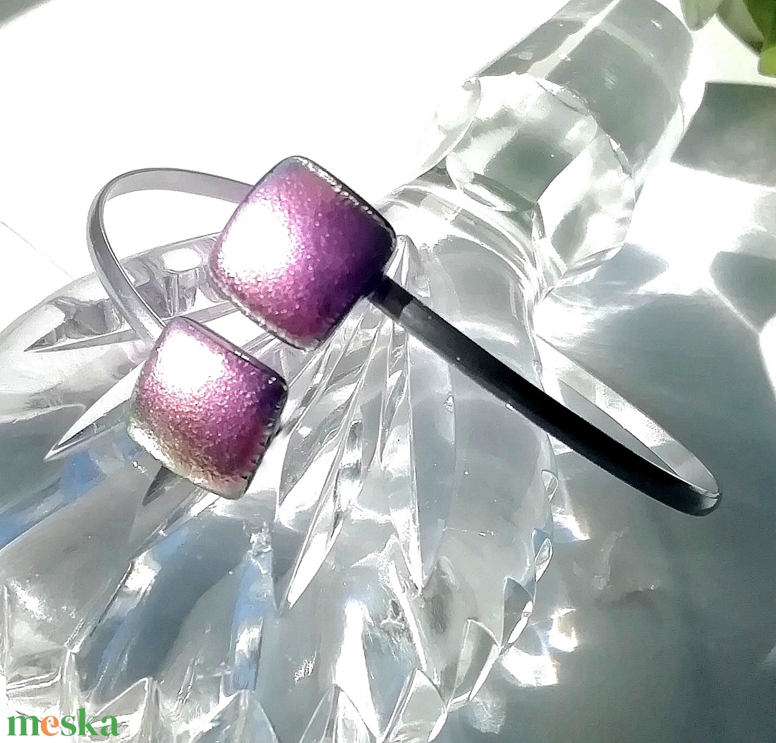 NEMESACÉL! Magnólia dichroic gyűrű. - ékszer - gyűrű - többköves gyűrű - Meska.hu NEMESACÉL! Magnólia dichroic gyűrű. - ékszer - gyűrű - többköves gyűrű - Meska.hu