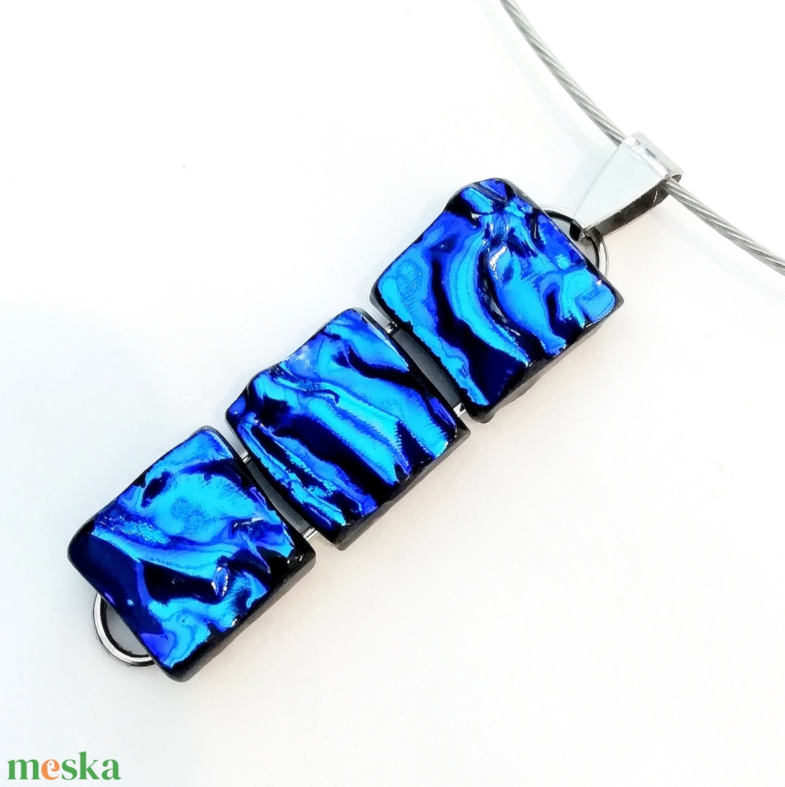 NEMESACÉL! Hullámzó kék kockák dichroic nyaklánc. - ékszer - nyaklánc - medálos nyaklánc - Meska.hu NEMESACÉL! Hullámzó kék kockák dichroic nyaklánc. - ékszer - nyaklánc - medálos nyaklánc - Meska.hu