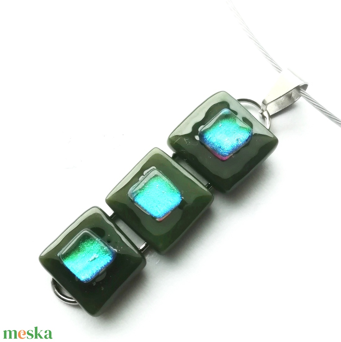 NEMESACÉL! Zöldben kék kockák dichroic nyaklánc. - ékszer - nyaklánc - medálos nyaklánc - Meska.hu NEMESACÉL! Zöldben kék kockák dichroic nyaklánc. - ékszer - nyaklánc - medálos nyaklánc - Meska.hu