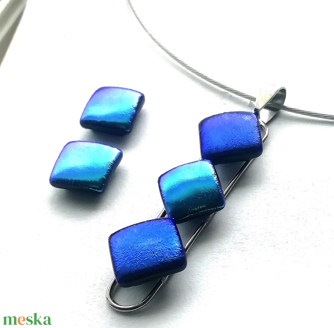 AKCIÓ! NEMESACÉL!  Kék kockák dichroic ékszerszett. - ékszer - ékszerszett - Meska.hu