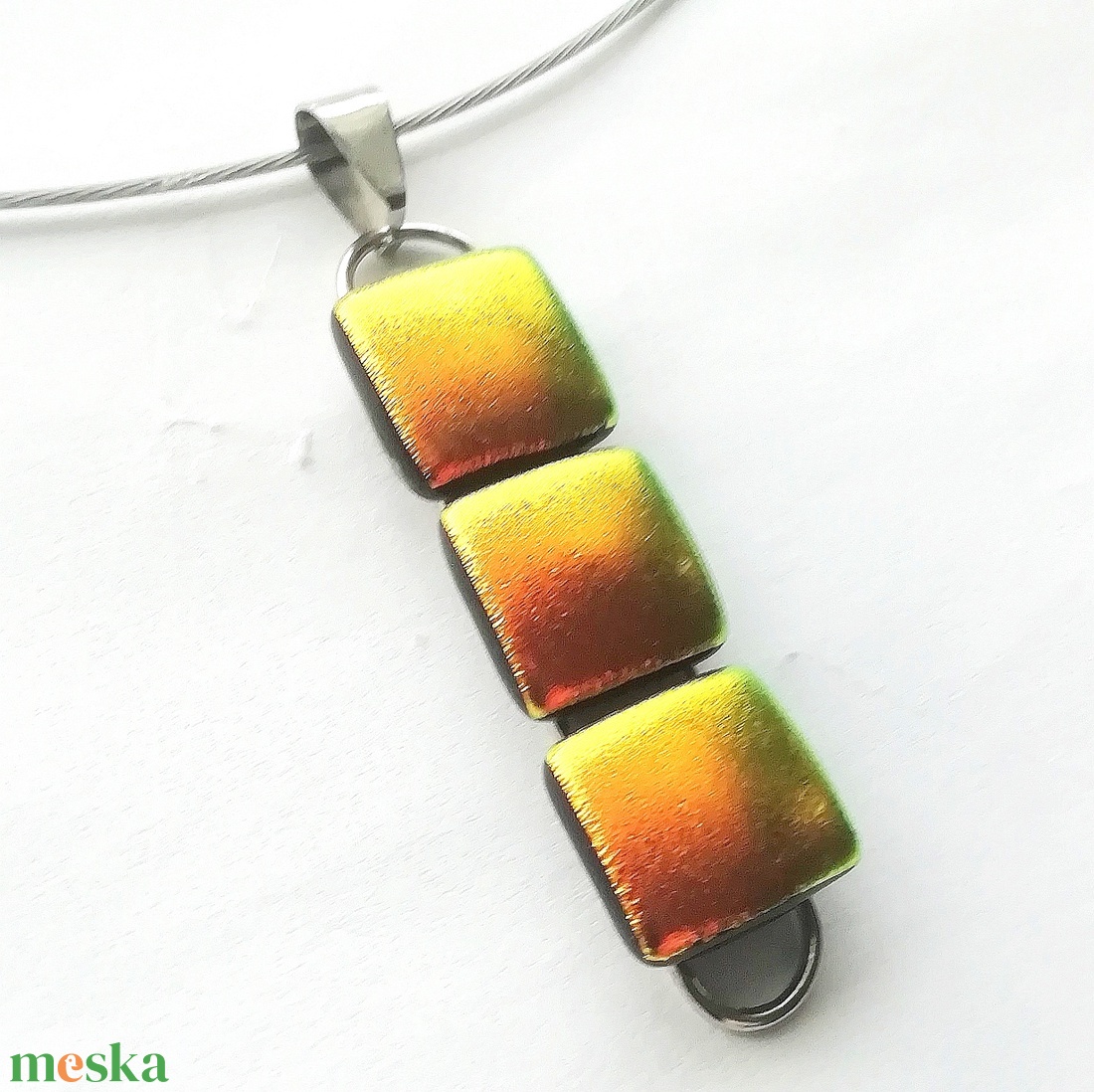 NEMESACÉL! Arany ősz kockák dichroic nyaklánc. - ékszer - nyaklánc - medálos nyaklánc - Meska.hu NEMESACÉL! Arany ősz kockák dichroic nyaklánc. - ékszer - nyaklánc - medálos nyaklánc - Meska.hu
