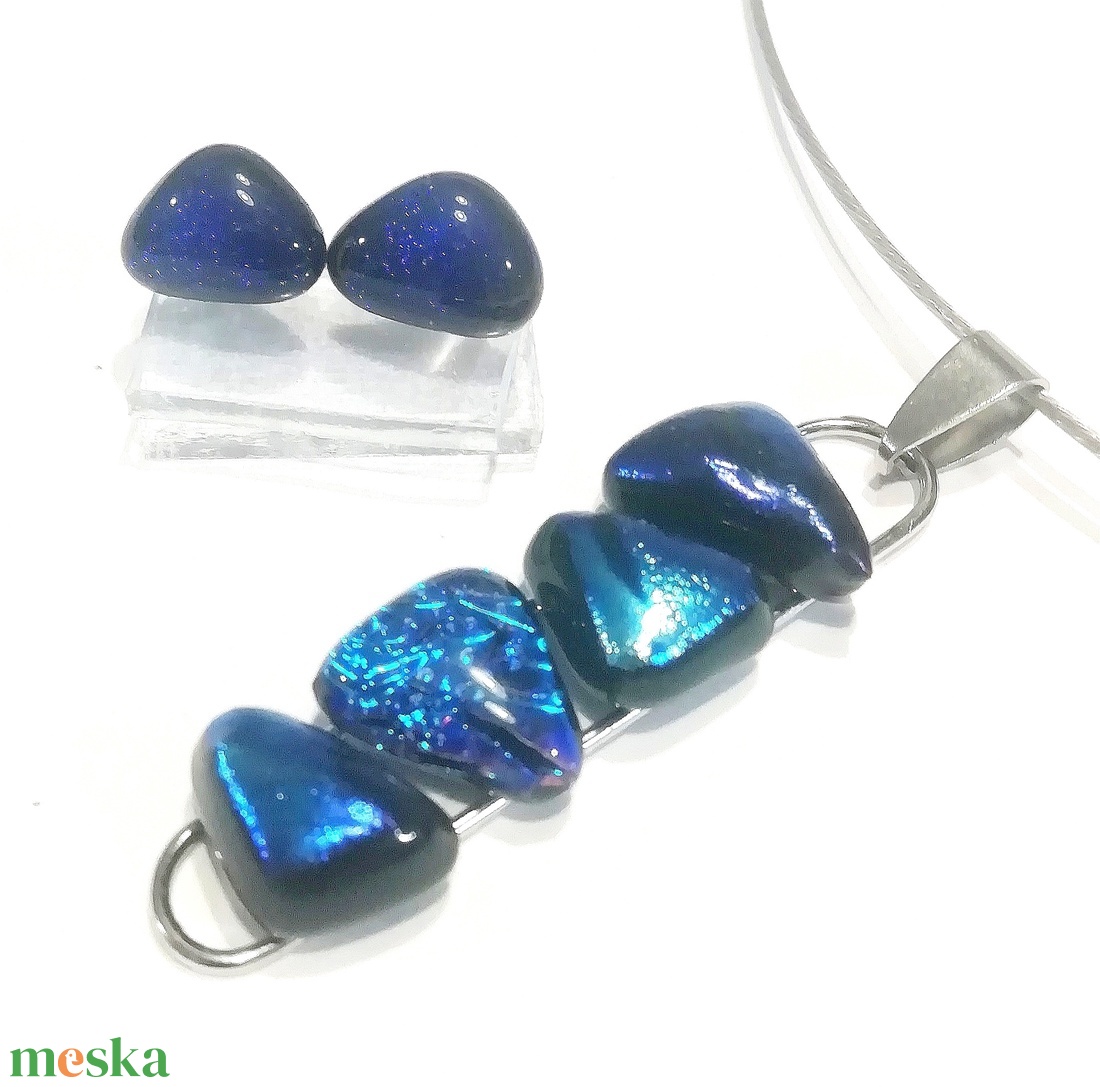 AKCIÓ! NEMESACÉL! Mélykék kavicsok dichroic ékszerszett. - ékszer - ékszerszett - Meska.hu AKCIÓ! NEMESACÉL! Mélykék kavicsok dichroic ékszerszett. - ékszer - ékszerszett - Meska.hu