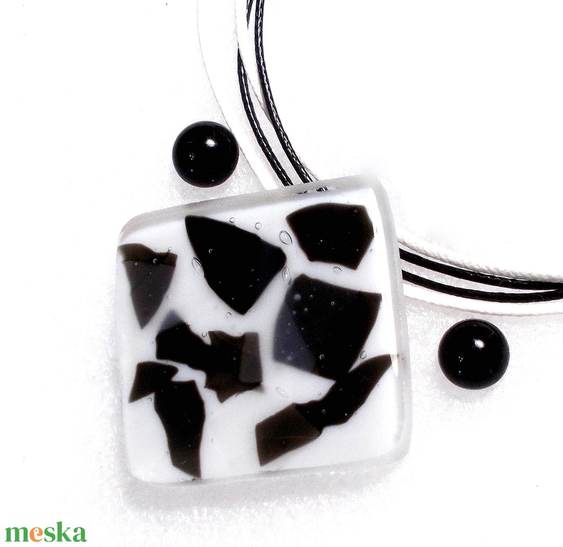 AKCIÓ!  Fekete-fehér ékszerszett, ajándék lányoknak, szalagavatóra, ballagásra. - ékszer - ékszerszett - Meska.hu