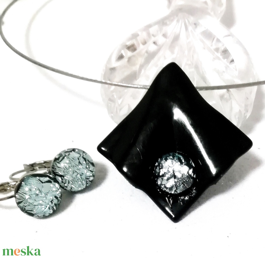 NEMESACÉL!  Ezüst-fekete ékszerszett, ajándék névnapra születésnapra. - ékszer - ékszerszett - Meska.hu