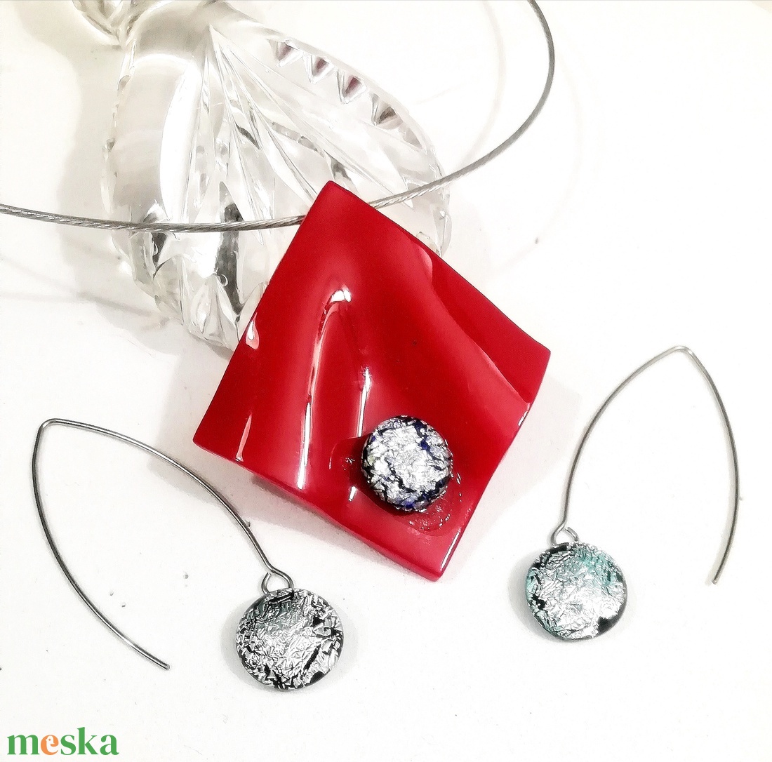 Ezüstös piros trendi ékszerszett, ajándék névnapra, születésnapra. - ékszer - ékszerszett - Meska.hu