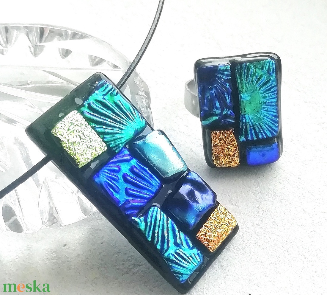 NEMESACÉL!  Dichroic mozaik nyaklánc és gyűrű, ajándék  lányoknak szalagavatóra, ballagásra, születésnapra, névnapra.  - ékszer - ékszerszett - Meska.hu