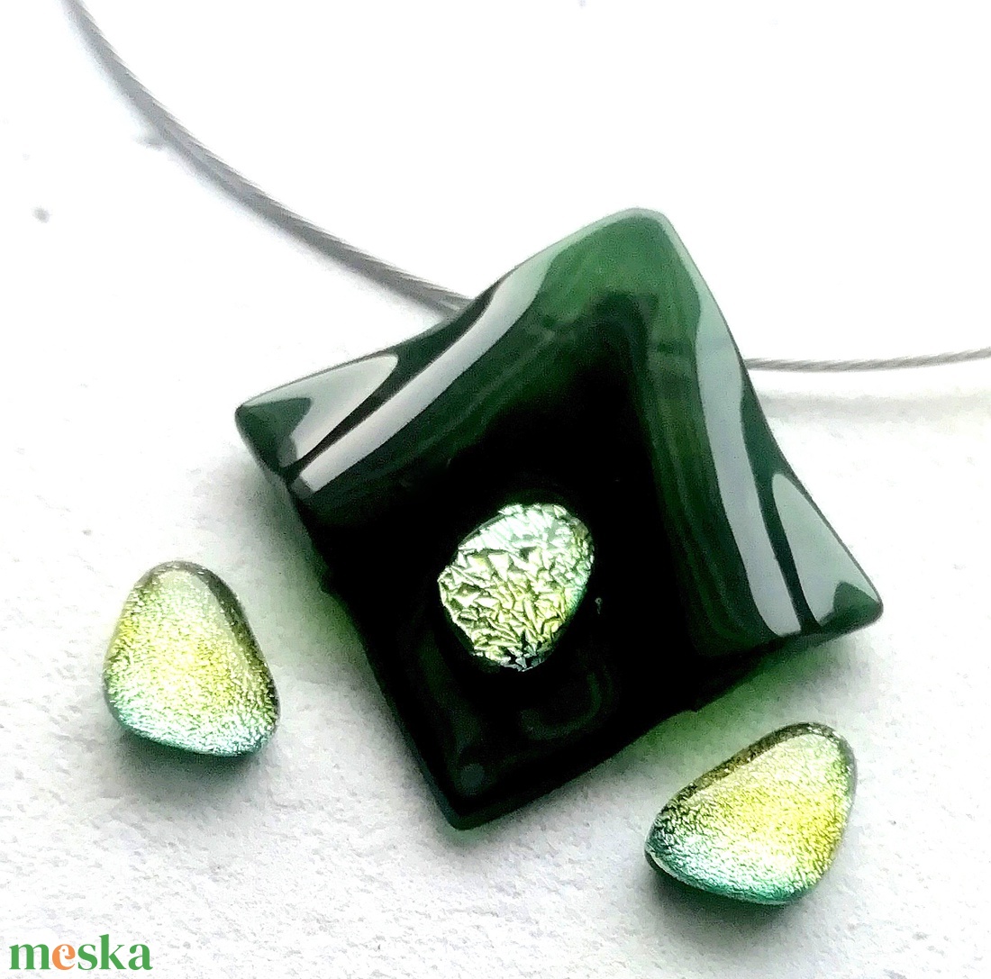 Aranyló smaragd trendi nyaklánc, ajándék névnapra, születésnapra. - ékszer - ékszerszett - Meska.hu