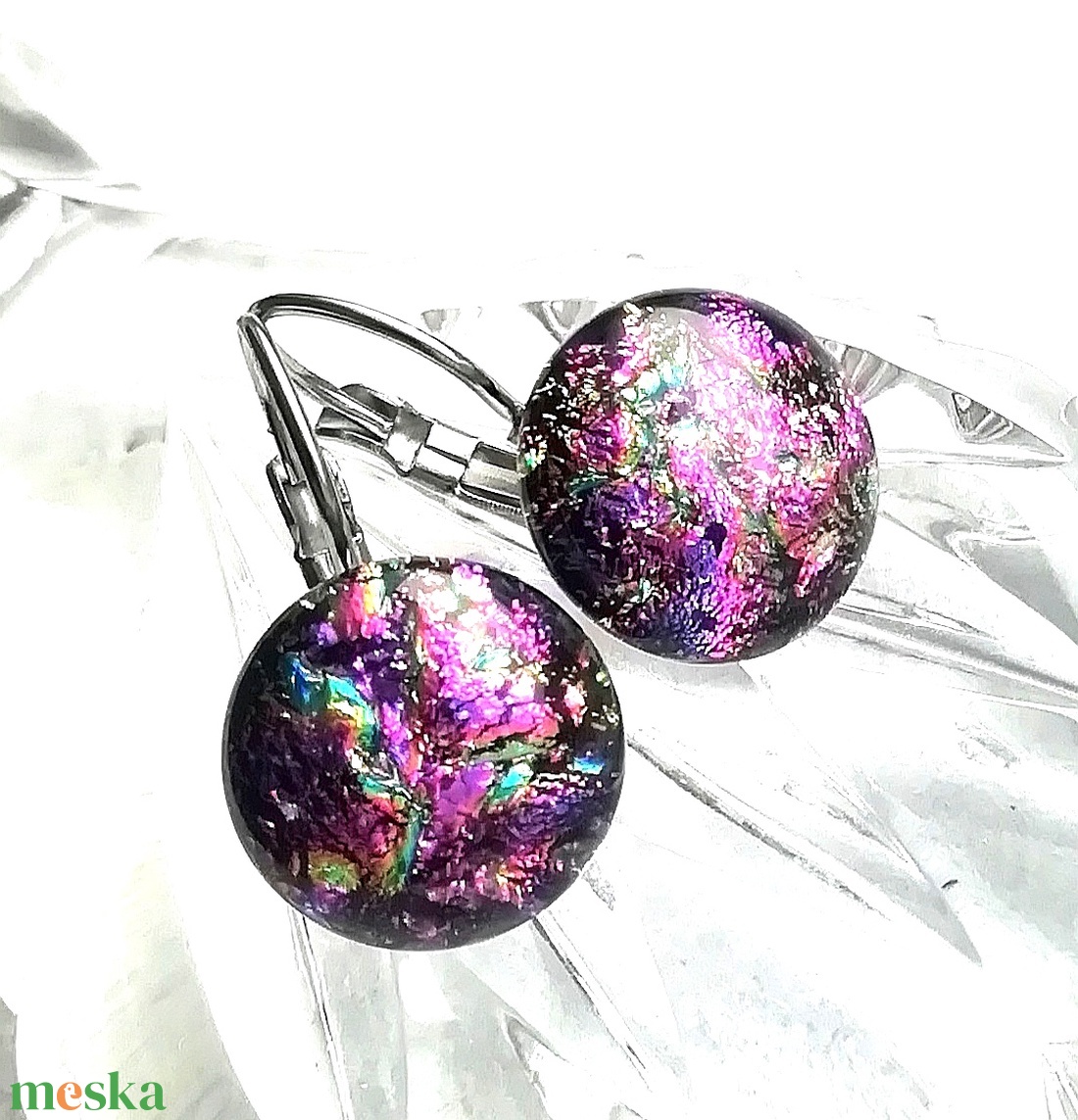 NEMESACÉL! Magnólia  dichroic kapcsos fülbevaló, ajándék nőknek névnapra, születésnapra.  - ékszer - fülbevaló - lógó fülbevaló - Meska.hu