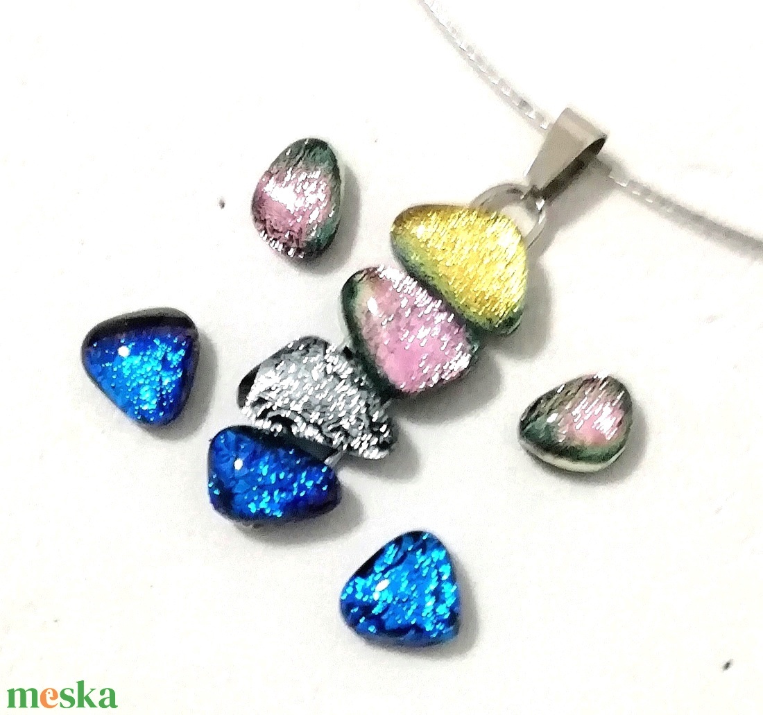  NEMESACÉL!  Színes dichroic kavicsok, szabálytalan ékszerszett. - ékszer - ékszerszett - Meska.hu