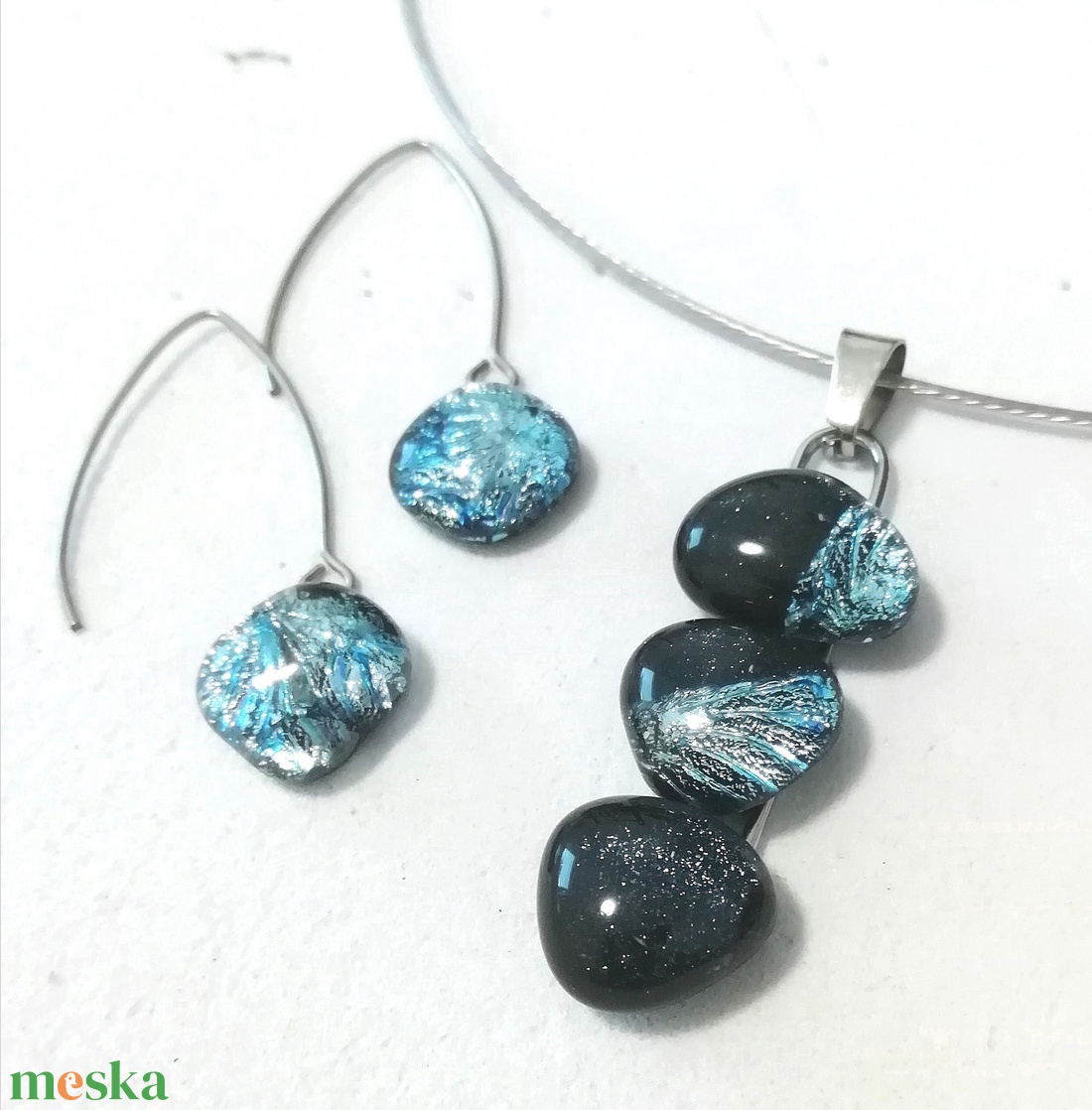 AKCIÓ! NEMESACÉL!  Kék-ezüst kavicsok dichroic ékszerszett. - ékszer - ékszerszett - Meska.hu