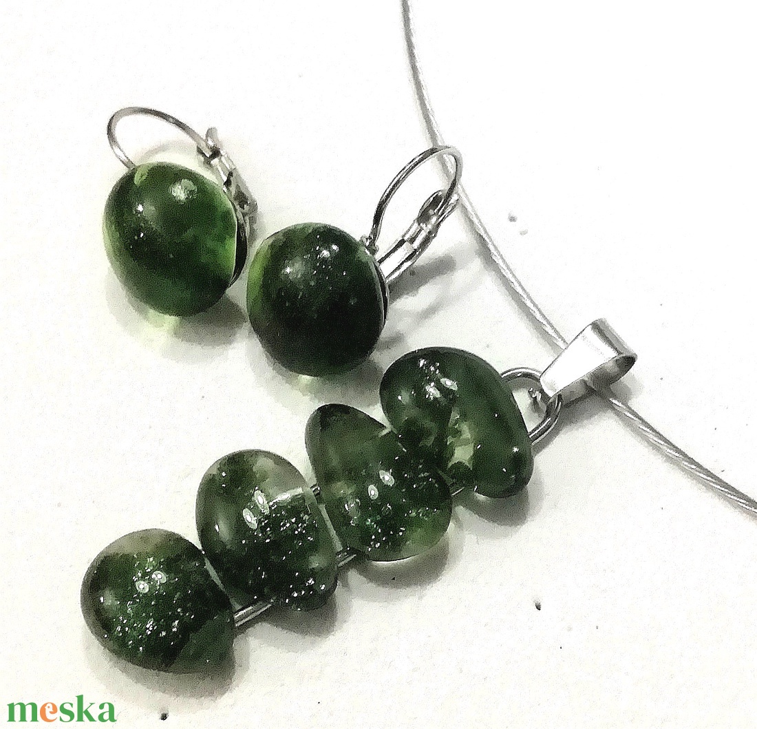 AKCIÓ! NEMESACÉL!  Zöld fények, kavicsos üvegékszer szett. - ékszer - ékszerszett - Meska.hu