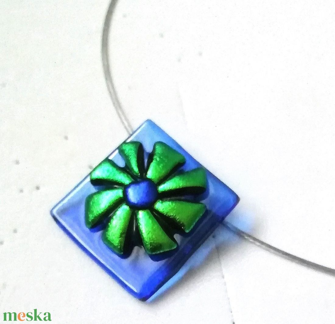 Zöld szellőrózsa kékben, ajándék névnapra, születésnapra. - ékszer - ékszerszett - Meska.hu