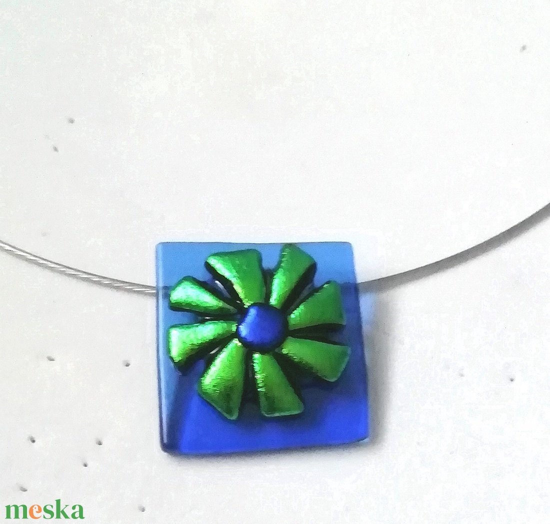 Zöld szellőrózsa kékben, ajándék névnapra, születésnapra. - ékszer - ékszerszett - Meska.hu