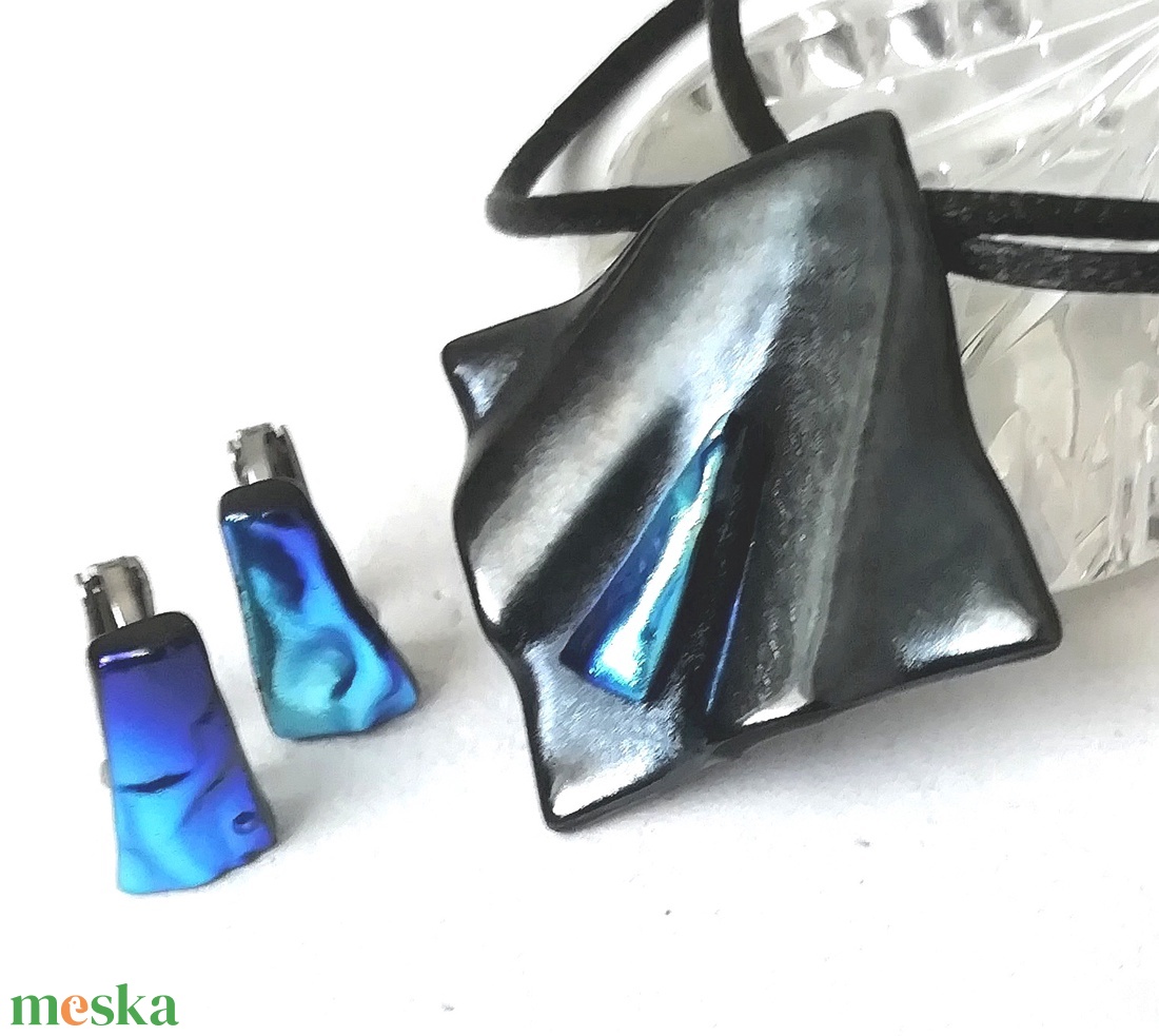 NEMESACÉL!  Kék-metál fények nyaklánc és klipszes fülbevaló, ajándék névnapra születésnapra. - ékszer - ékszerszett - Meska.hu