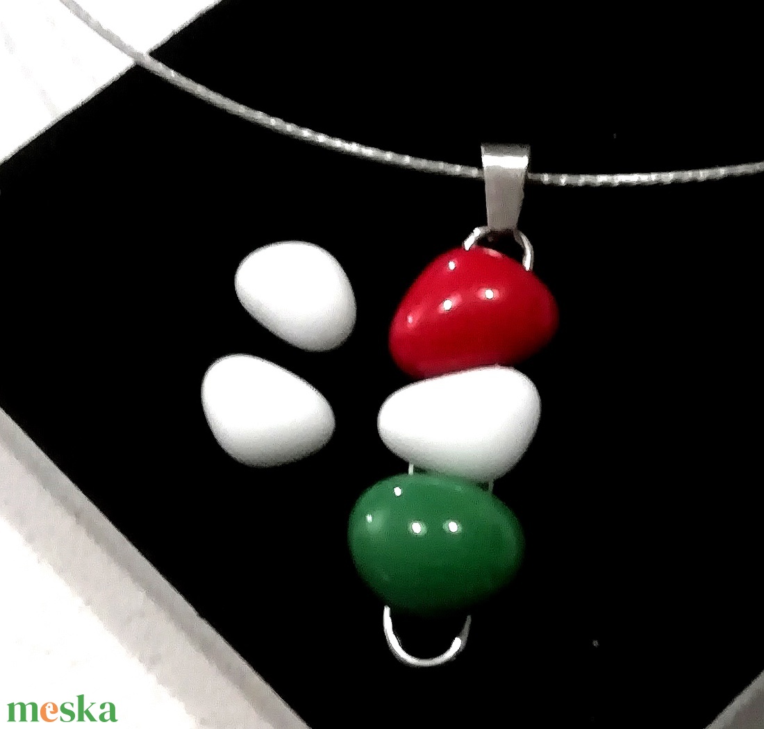 NEMESACÉL!  Nemzeti színű karkötő. . - ékszer - karkötő - gyöngyös karkötő - Meska.hu