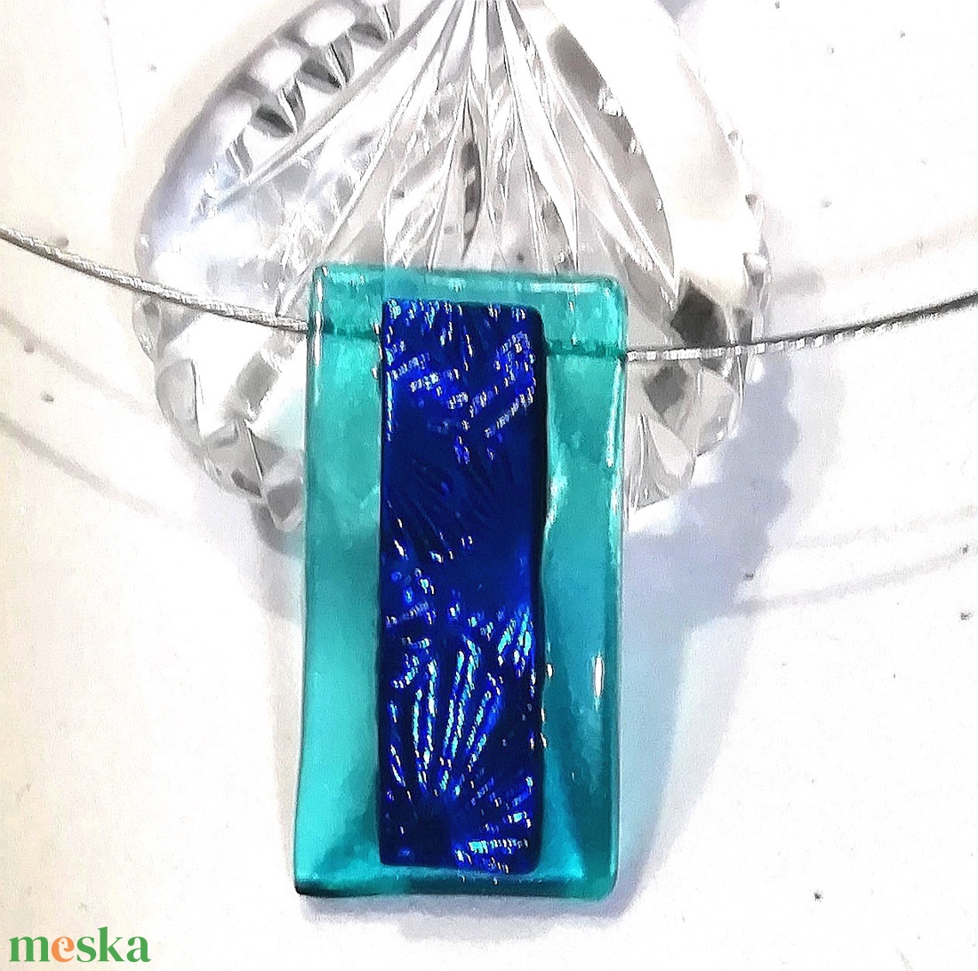 AKCIÓ! Türkiz-kék csillagok, dichroic nyaklánc. - ékszer - nyaklánc - medálos nyaklánc - Meska.hu
