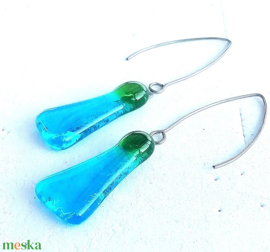 ORVOSI FÉM! Kék harangvirág fülbevaló, ajándék nőknek névnapra, születésnapra.  - ékszer - fülbevaló - lógó fülbevaló - Meska.hu