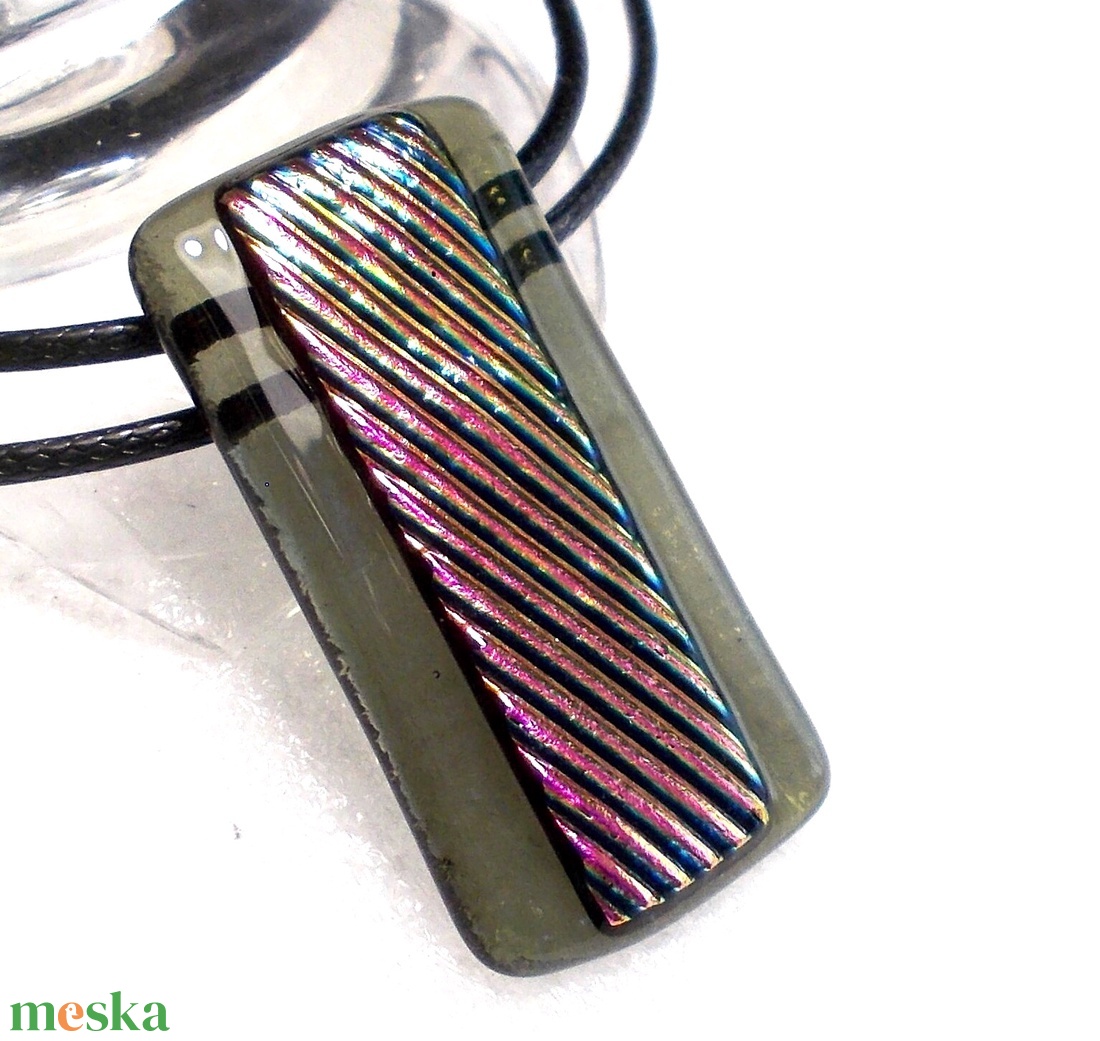 Harántcsíkok szürkében nyaklánc, ajándék pedagógus napra, születésnapra, névnapra.  - ékszer - nyaklánc - medálos nyaklánc - Meska.hu