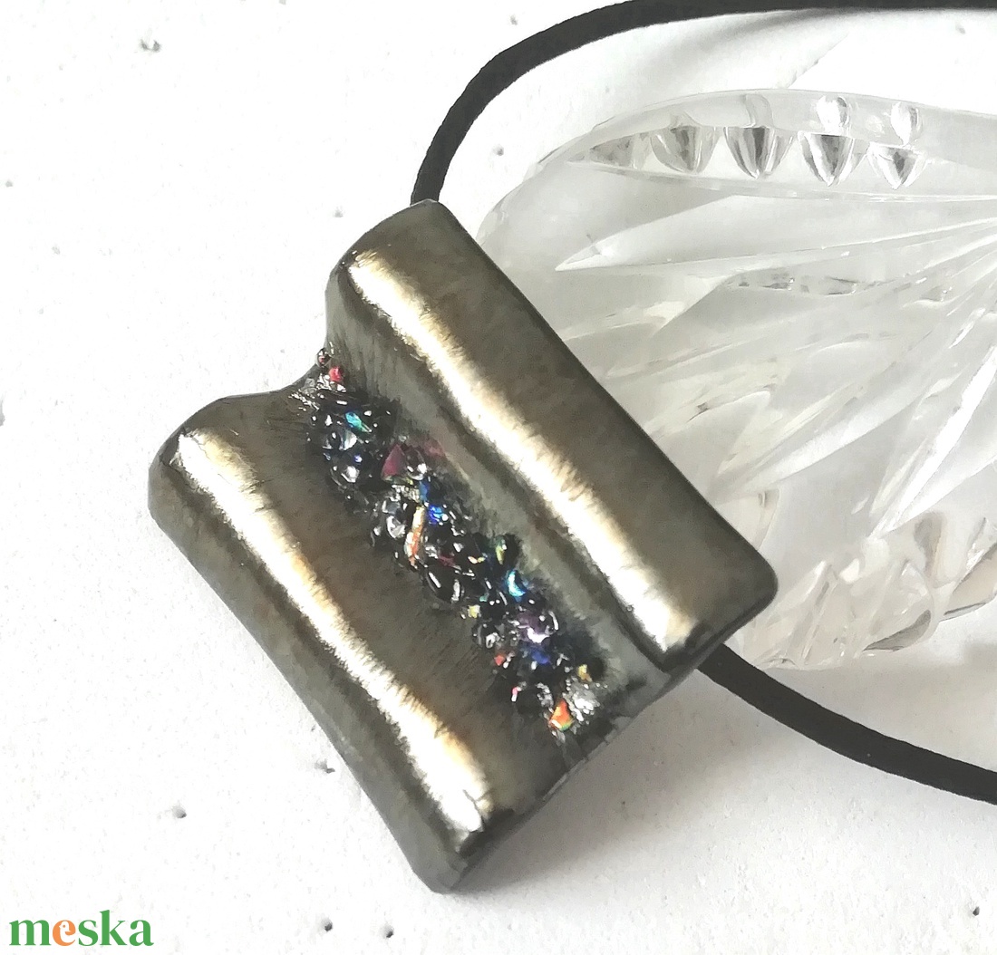 Bronzos szivárvány dichroic nyaklanc, ajándék névnapra, születésnapra. - ékszer - nyaklánc - medálos nyaklánc - Meska.hu