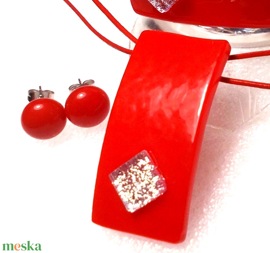  Hajlított piros ékszerszett. - ékszer - ékszerszett - Meska.hu