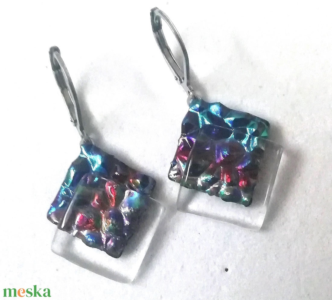 ORVOSI FÉM ! Piramis szivárvány kockák trendi  fülbevaló  , ajándék  névnapra, születésnapra. - ékszer - fülbevaló - lógó fülbevaló - Meska.hu