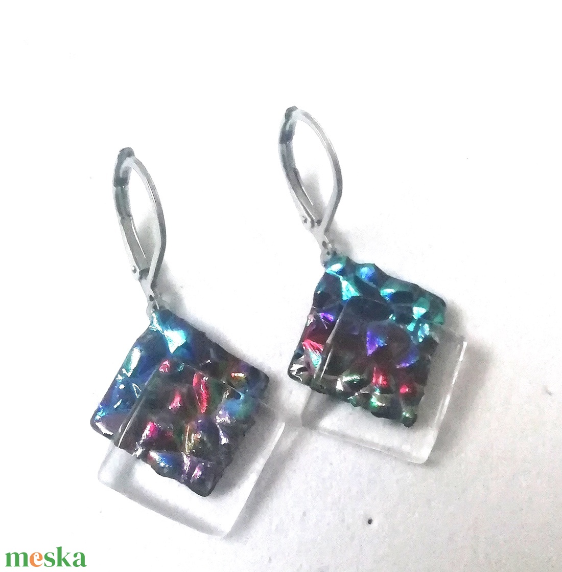 ORVOSI FÉM ! Piramis szivárvány kockák trendi  fülbevaló  , ajándék  névnapra, születésnapra. - ékszer - fülbevaló - lógó fülbevaló - Meska.hu
