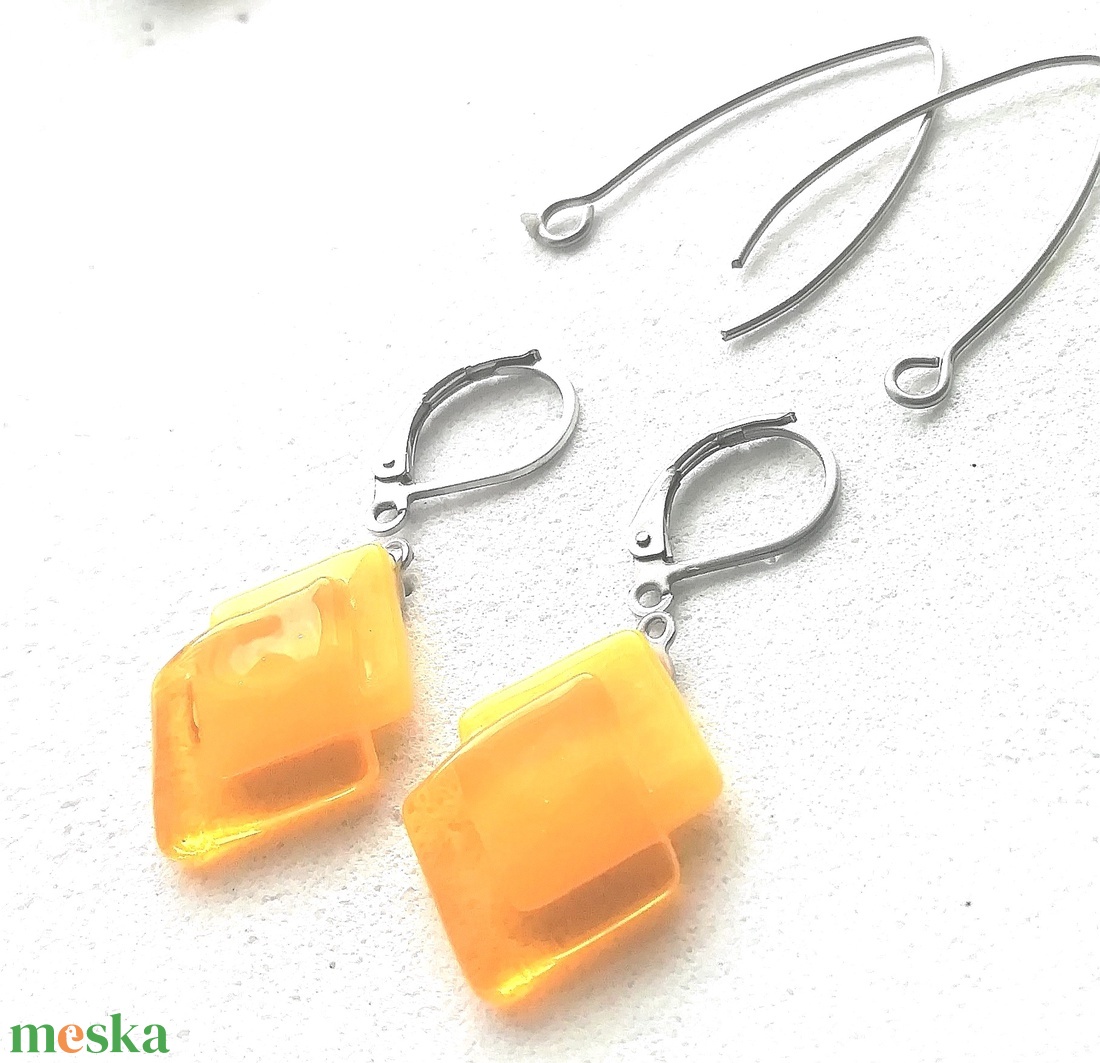 ORVOSI FÉM ! Napsugár trendi  fülbevaló  , ajándék  névnapra, születésnapra. - ékszer - fülbevaló - lógó fülbevaló - Meska.hu