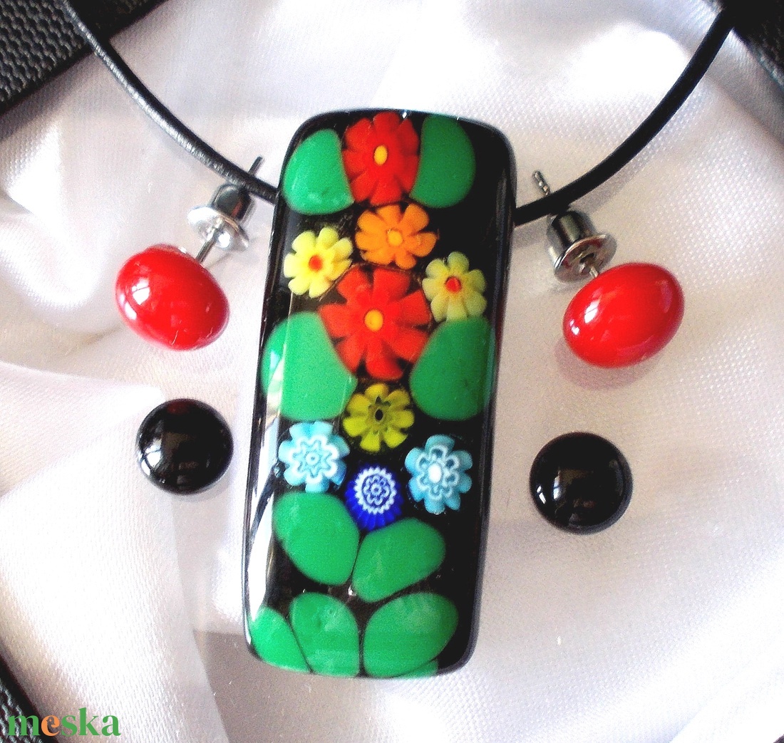 Virágos ékszerszett, nyaklánc és fülbevaló, ajándék  ballagásra, névnapra, születésnapra. - ékszer - ékszerszett - Meska.hu