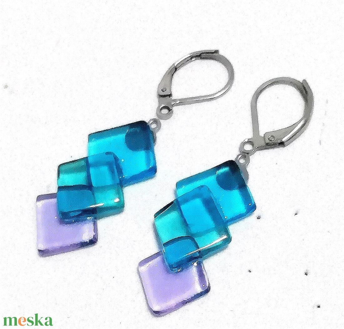 ORVOSI FÉM !  Kristály kockák trendi  fülbevaló  , ajándék  névnapra, születésnapra. - ékszer - fülbevaló - lógó fülbevaló - Meska.hu