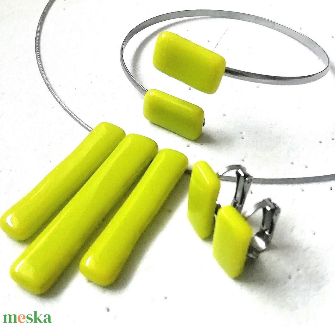 NEMESACÉL!  KLIPSZES üde zöld trendi ékszerszett.  - ékszer - ékszerszett - Meska.hu