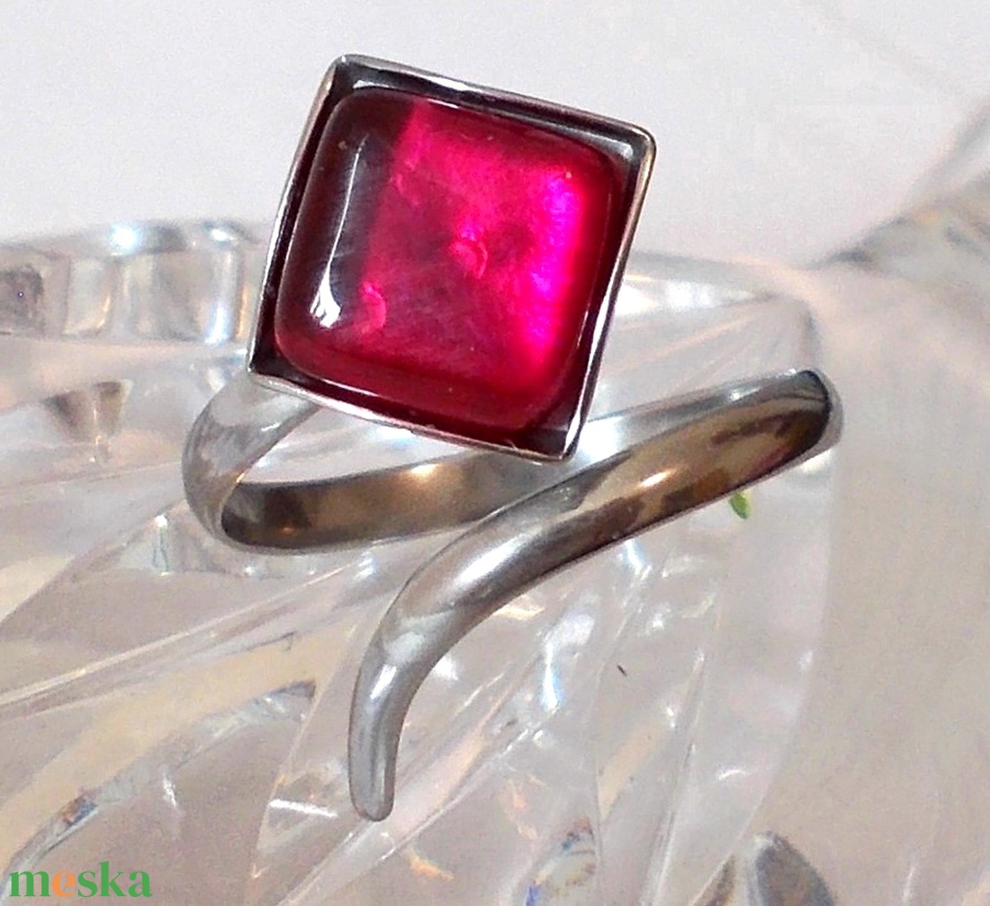 NEMESACÉL! Kristályos málna ragyogás fülbevaló, ajándék nőknek névnapra, születésnapra.  - ékszer - fülbevaló - lógó fülbevaló - Meska.hu