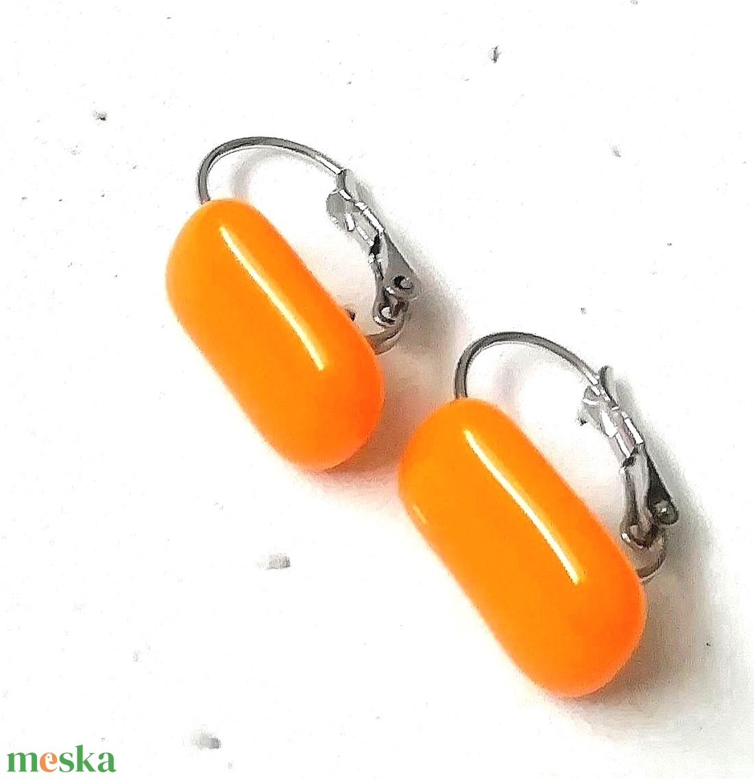 ORVOSI ACÉL!  Narancs színű kapszula formájú trendi üveg fülbevaló. - ékszer - fülbevaló - lógó fülbevaló - Meska.hu