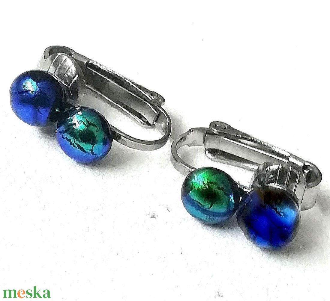 ORVOSI ACÉL KLIPSZ.  Kék-zöld dichroic gyöngyök, trendi klipszes fülbevaló. - ékszer - fülbevaló - klipsz - Meska.hu