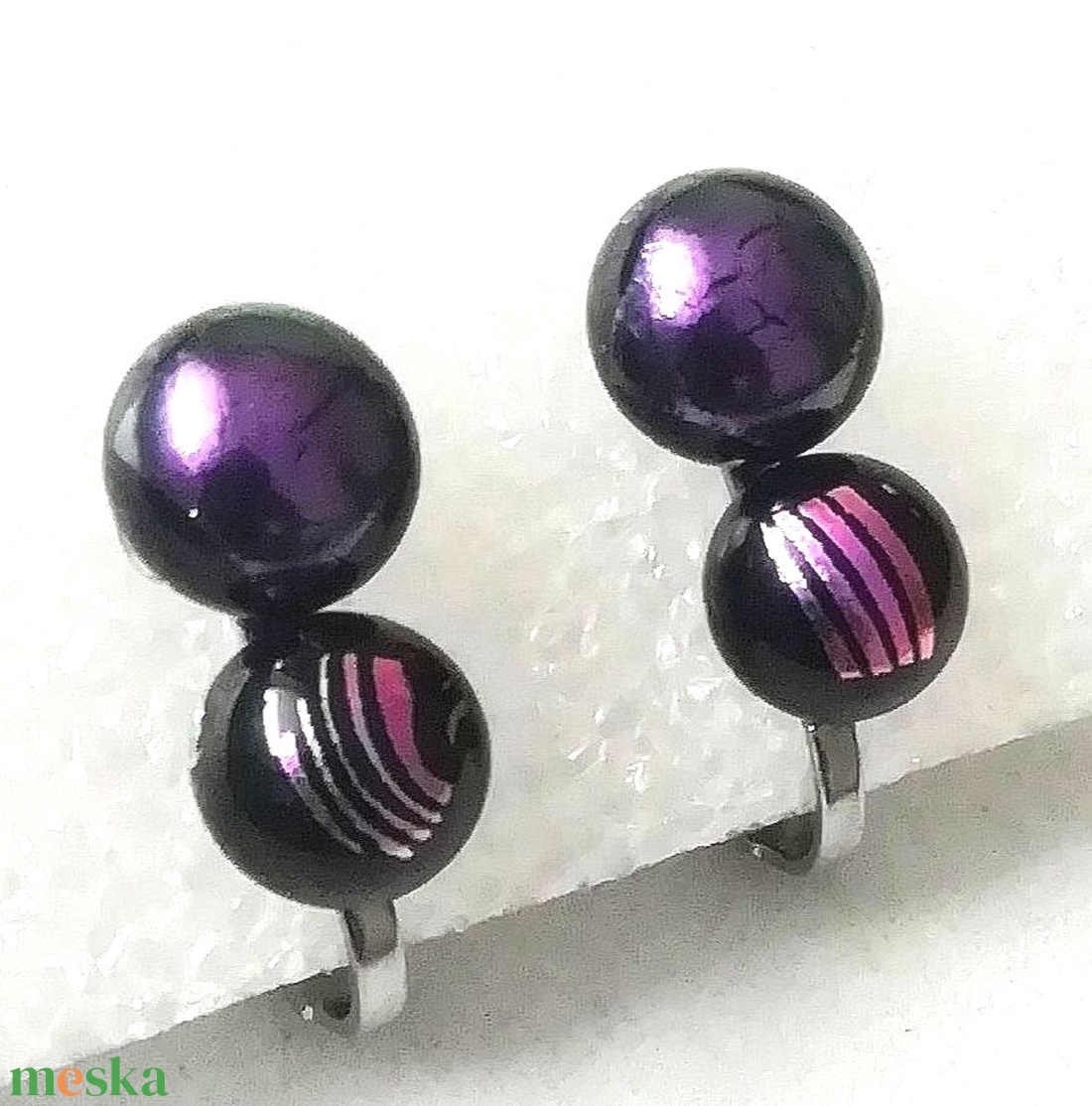 ORVOSI ACÉL KLIPSZ.  Lila-pink dichroic gyöngyök, trendi klipszes fülbevaló. - ékszer - fülbevaló - klipsz - Meska.hu