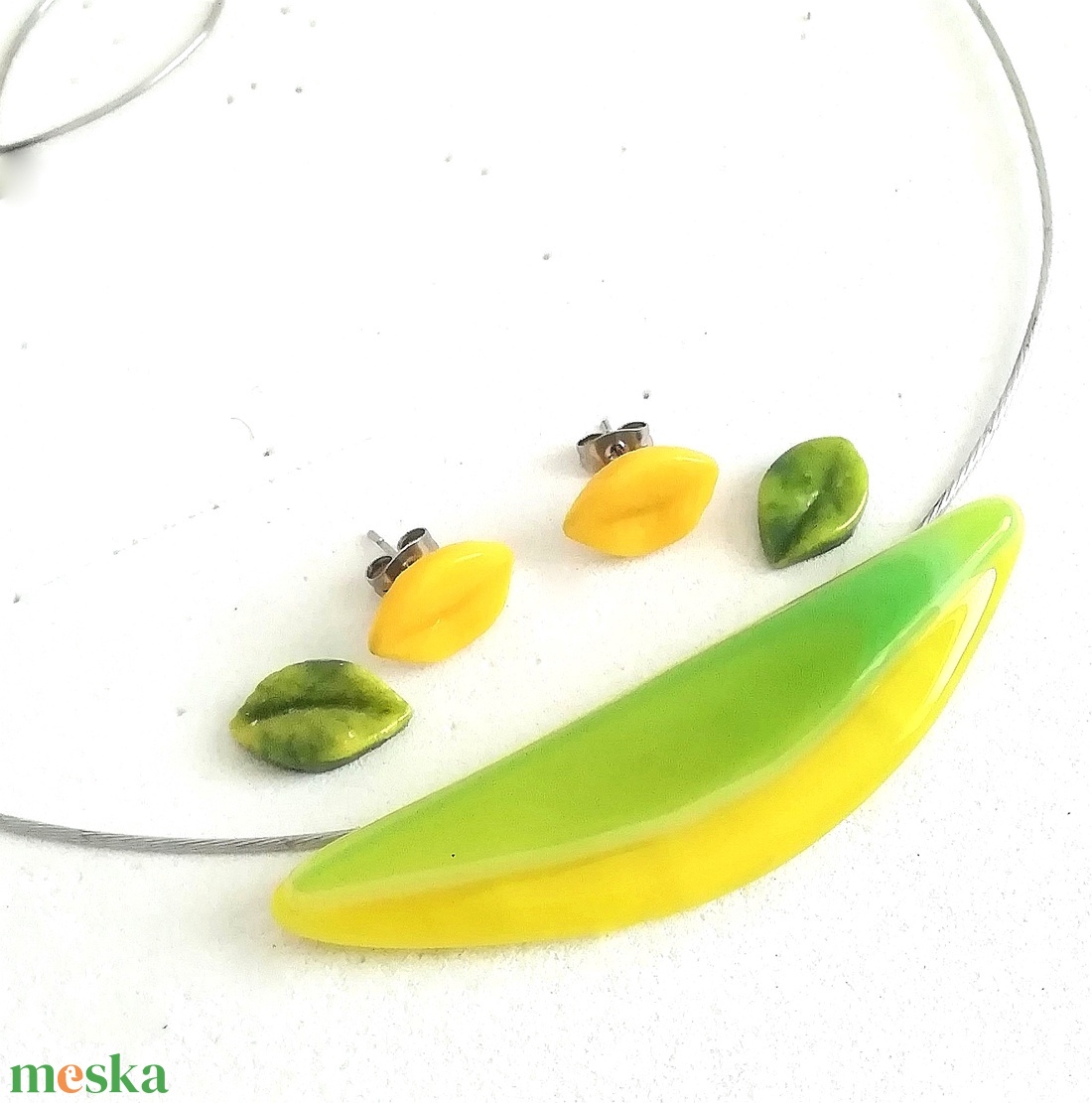 NEMESACÉL!  Tavaszi nárcisz íves ékszerszett, ajándék nőknek, lányoknak névnapra, születésnapra. - ékszer - ékszerszett - Meska.hu