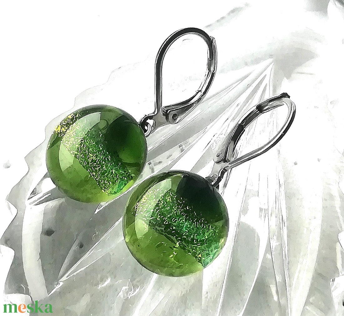 ORVOS ACÉL !  Zöld fények dichroic fülbevaló, ajándék nőknek névnapra, születésnapra.  - ékszer - fülbevaló - lógó fülbevaló - Meska.hu