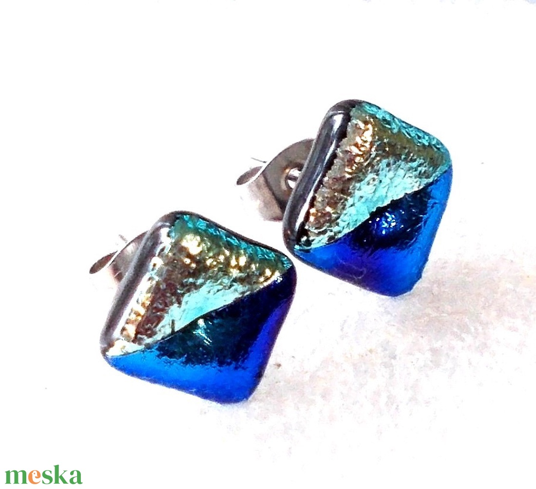 Orvosi fém! Ezüst-kék  üveg fülbevaló  , ajándék  névnapra, születésnapra. - ékszer - fülbevaló - pötty fülbevaló - Meska.hu