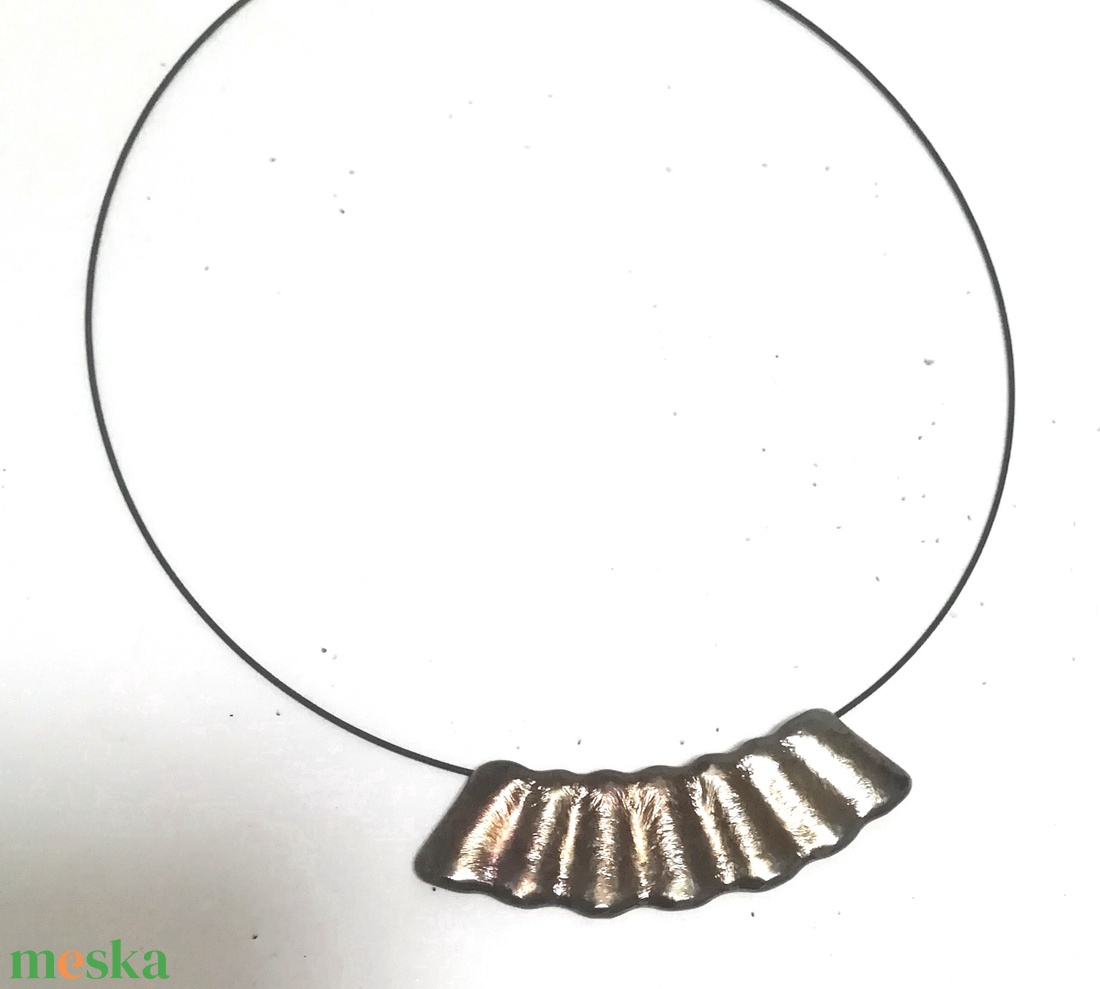 Bronzos hullámzás dichroic nyaklanc ajándék névnapra, születésnapra. - ékszer - nyaklánc - párhuzamos nyaklánc - Meska.hu