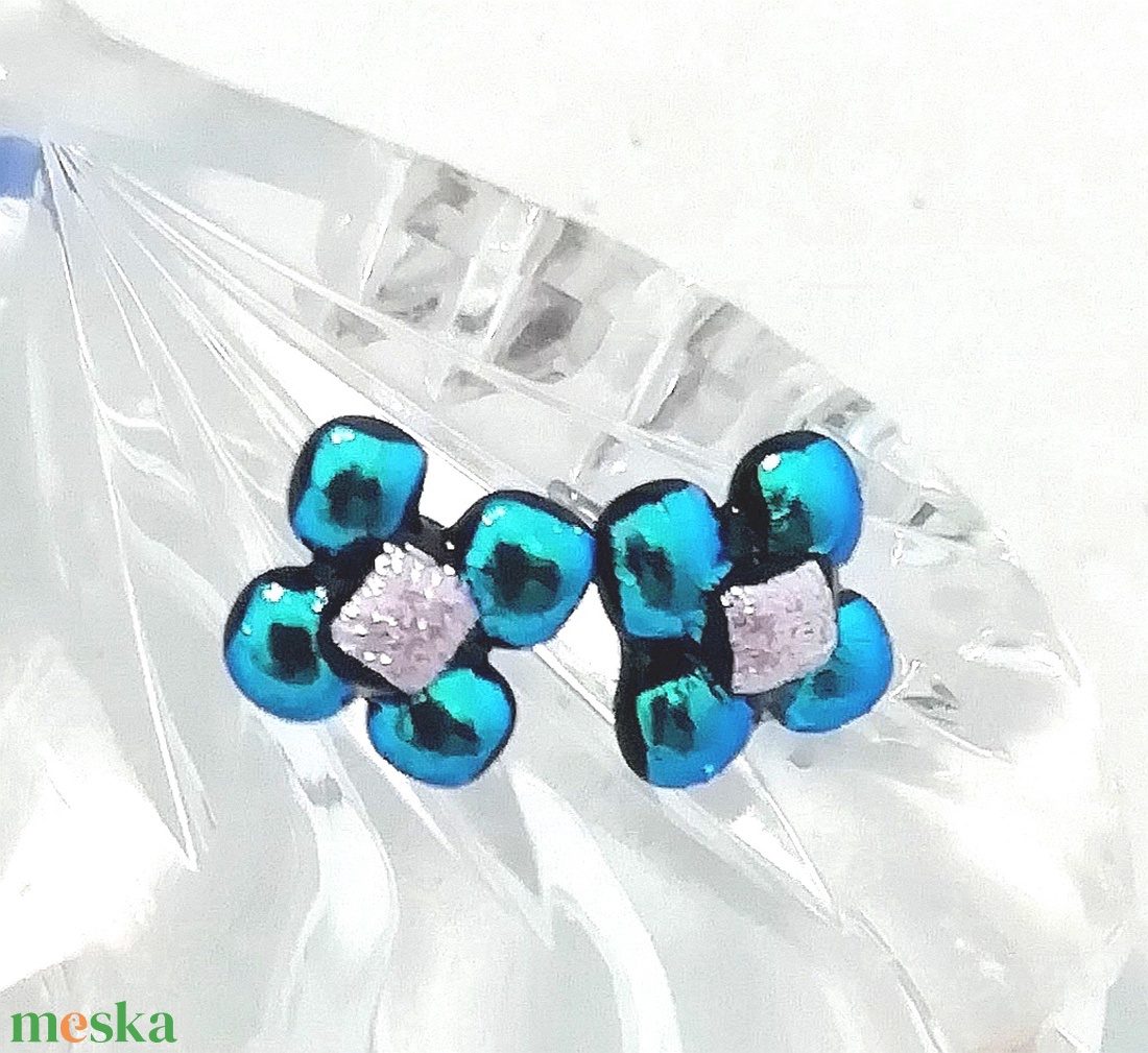 ORVOSI FÉM! ! Csillagvirág  stiftes fülbevaló, ajándék névnapra, születésnapra. - ékszer - fülbevaló - pötty fülbevaló - Meska.hu