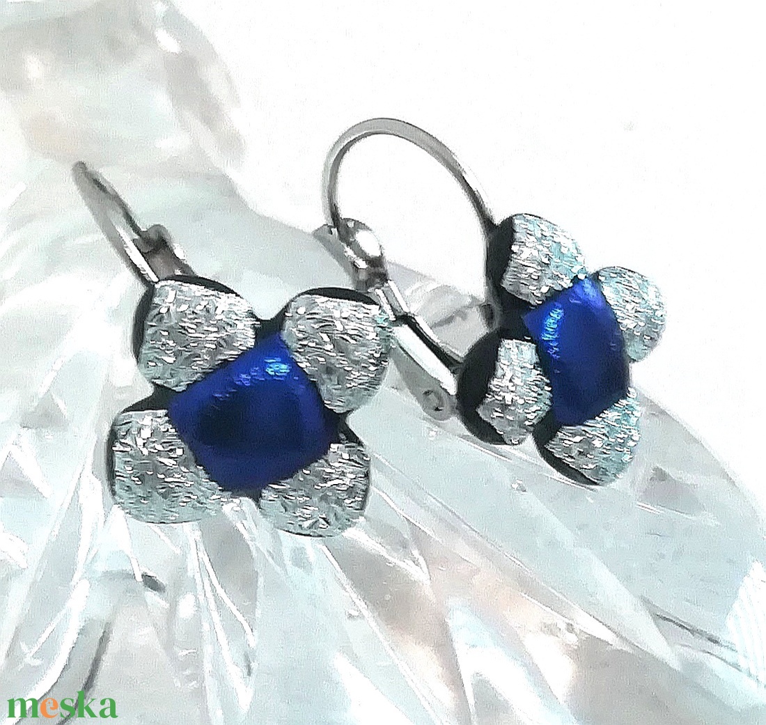 ORVOSI FÉM! ! Csillagvirág kapcsos fülbevaló, ajándék névnapra, születésnapra. - ékszer - fülbevaló - pötty fülbevaló - Meska.hu