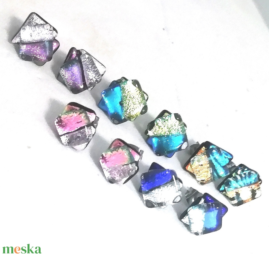 Orvosi fém!  Dichroic duó trendi fülbevaló, ajándék névnapra, születésnapra. - ékszer - fülbevaló - pötty fülbevaló - Meska.hu