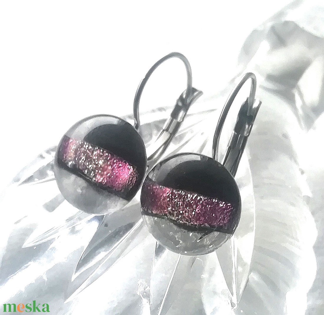 Fekete-rózsaszín szalagos  kapcsos fülbevaló, ajándék nőknek névnapra, születésnapra.  - ékszer - fülbevaló - lógós kerek fülbevaló - Meska.hu