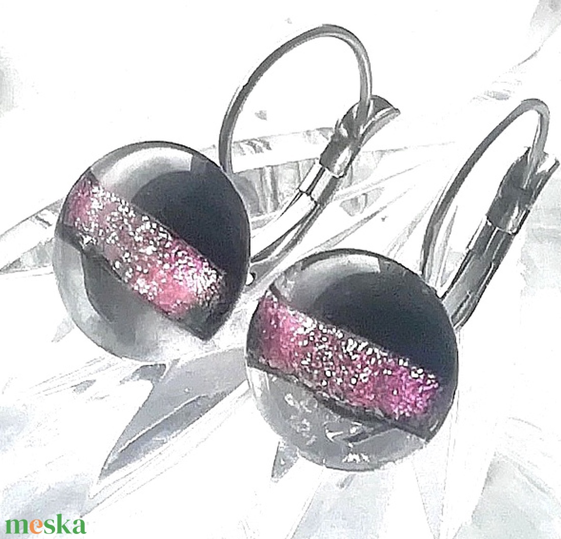 Fekete-rózsaszín szalagos  kapcsos fülbevaló, ajándék nőknek névnapra, születésnapra.  - ékszer - fülbevaló - lógós kerek fülbevaló - Meska.hu