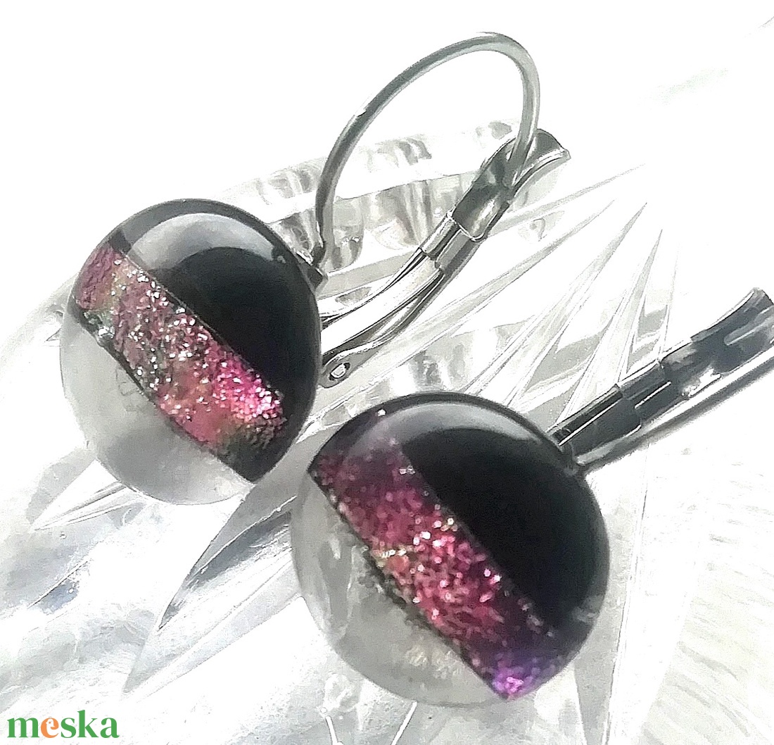 Fekete-rózsaszín szalagos  kapcsos fülbevaló, ajándék nőknek névnapra, születésnapra.  - ékszer - fülbevaló - lógós kerek fülbevaló - Meska.hu